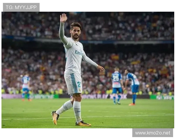 皇马中场失控问题成为近期焦点,是否对赛季走势形成制约逐步显现 皇马中场失控问题成为近期焦点,是否对赛季走势形成制约逐步显现