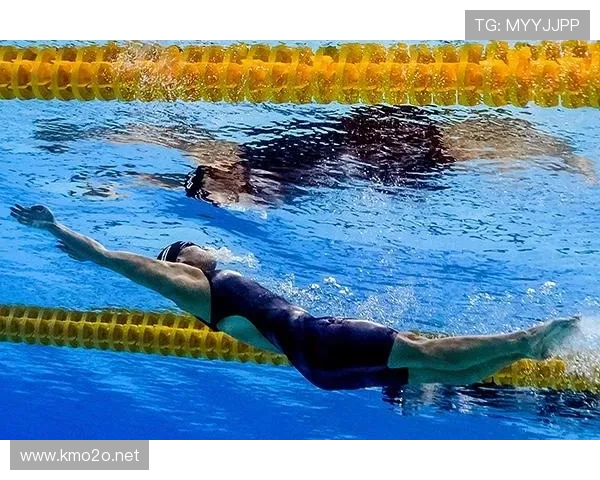 傅园慧训练完秒变吃货现场，网友：运动员也有没节制的一面？