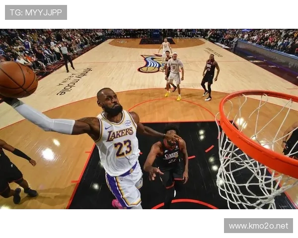 詹姆斯挡拆组织多于早年单打 提升球队效率